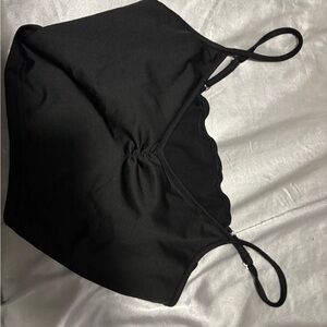💙3/$10💙Black Scalloped Edge Cropped Cami crop top